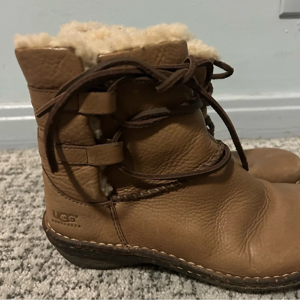Ugg Brown & White Fleece Lined Caspia Lace Ankle Winter Boots Size 5